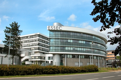 Une première mondiale, L’ESSEC Business School connecte ses campus à la plateforme Social Retail